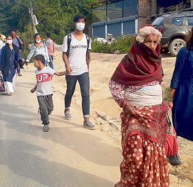 काभ्रेको साँगामा सर्वसाधारणलाई सास्ती, नीजि गाडीलाई मस्ती