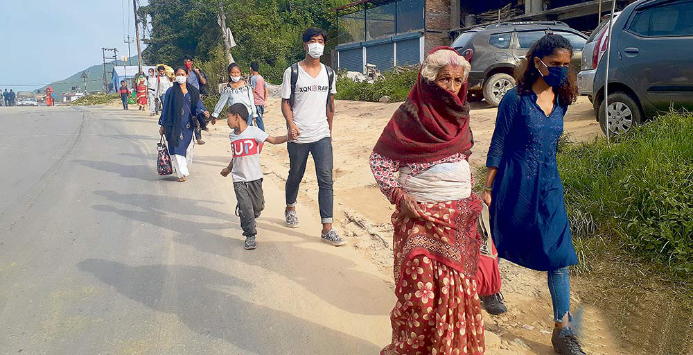 काभ्रेको साँगामा सर्वसाधारणलाई सास्ती, नीजि गाडीलाई मस्ती