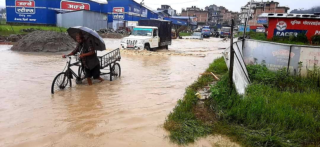 काभ्रेमा बाढी पहिरोको कहर : बनेपा डुवानमा, वीपी राजमार्ग अवरुद्ध