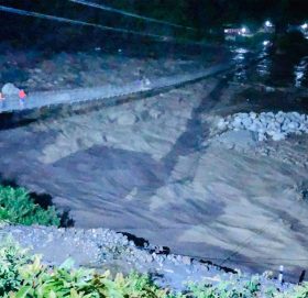 सिन्धुपाल्चोकमा फेरि बाढी, केही घरमा क्षति, प्रहरी चौकी विस्थापित