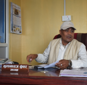 भुम्लु गाउँपालिकाका अध्यक्ष कुँवर माथि कार्यकक्षमै सेवाग्राहीलाई हातपात गरेको आरोप
