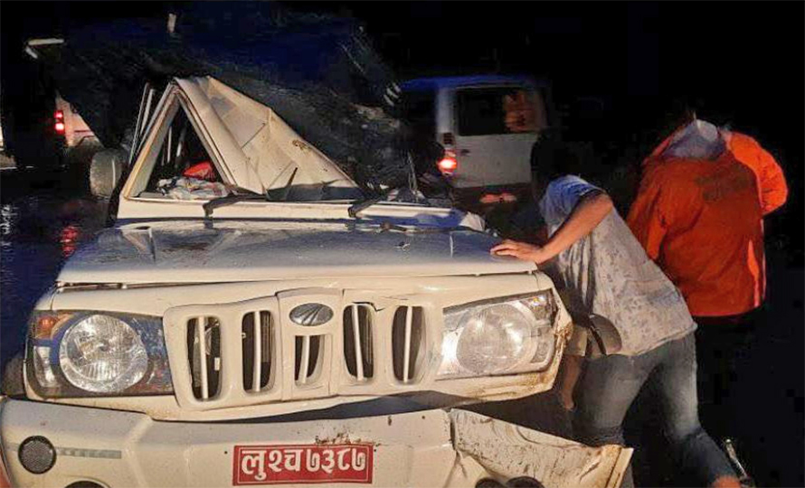 पहिरोले जिप पुरिंदा चालकको मृत्यु