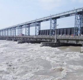 सप्तकोशीमा हामफाली आत्महत्या प्रयास गर्ने काभ्रेका एकसहित ६ जनाको उद्धार