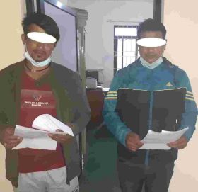 काभ्रेबाट अबैध काठ सहित दुई जना पक्राउ