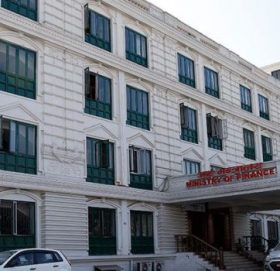 कोरोनाले रोजगारी गुमाएका गरिबलाई १० हजार रुपैयाँ