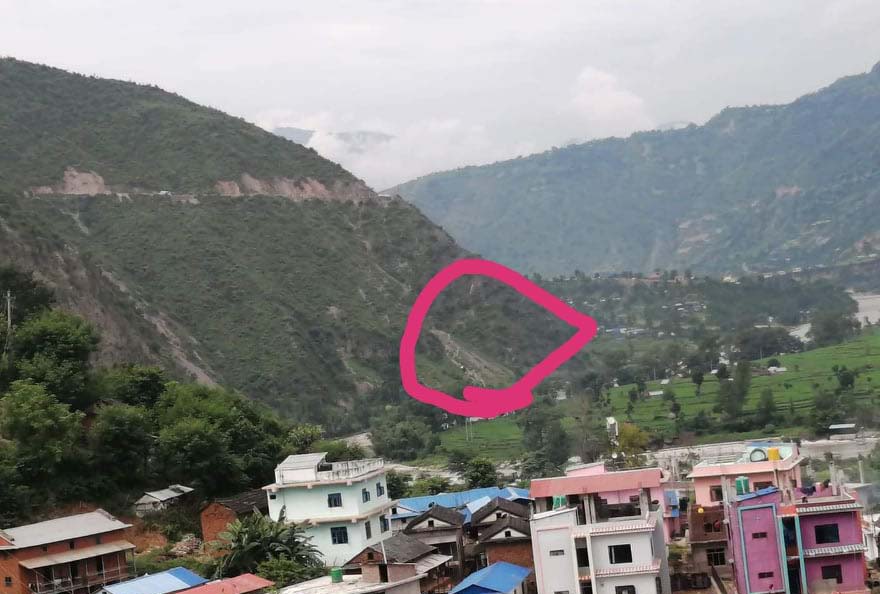 जीप दुर्घटना हुँदा तीन जनाको मृत्यु, एक घाइते