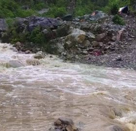 काभ्रेमा खोलाले बगाउँदा एकजनाको मृत्यु