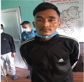काभ्रे अदालत परिसरबाटै भागेका थुनुवा फेरी पक्राउ (भिडियो सहित )