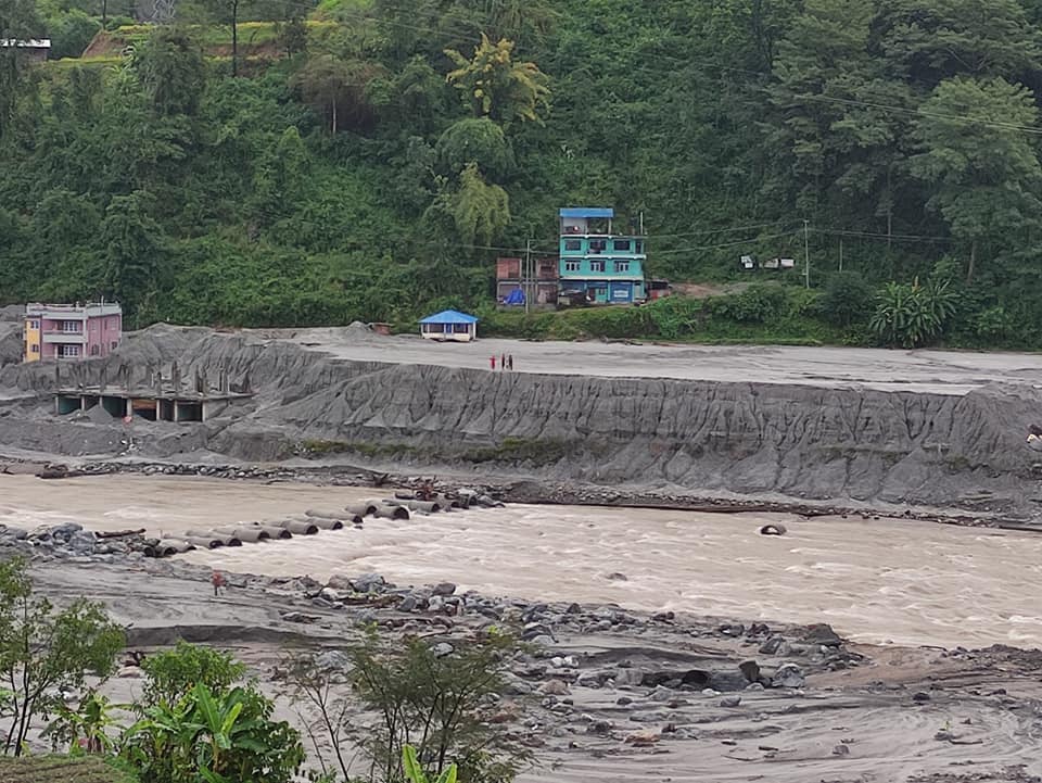 सिन्धुपाल्चोकमा फेरि आयो बाढी, मेलम्ची-इन्द्रावती सडक अवरूद्ध