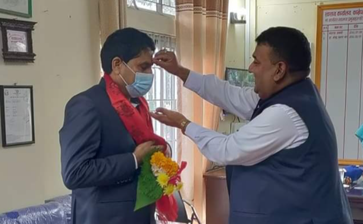 स्वास्थ्य कार्यालय काभ्रेका प्रमुख डाक्टर झाको सरूवा, नयाँ कार्यालय प्रमुखमा को आए ?