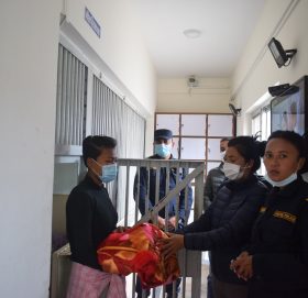 काभ्रेका कैदीबन्दीको लागि ब्ल्याङकेट हस्तान्तरण