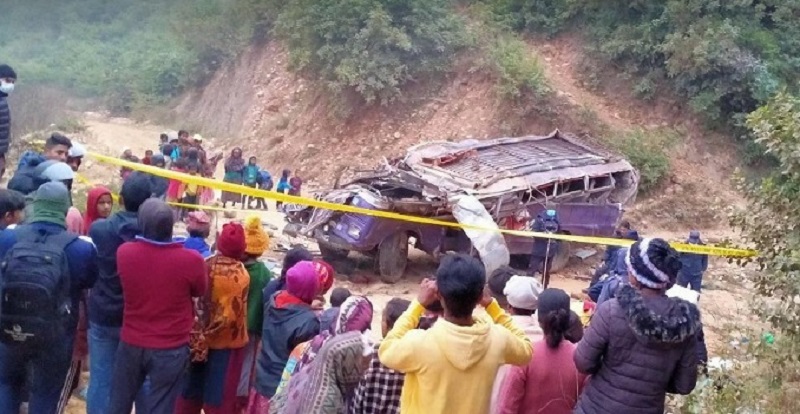 बस दुर्घटना : पाँच जनाको ज्यान गयो, २७ जना घा इ ते