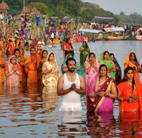आज छठ पर्वको मुख्य दिन, अस्ताउँदो सूर्यको पूजा गरी मनाइँदै