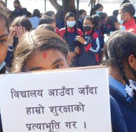 काभ्रेमा टिपरको ज्यादती, शिक्षक-विद्यार्थी आन्दोलनमा उत्रिय