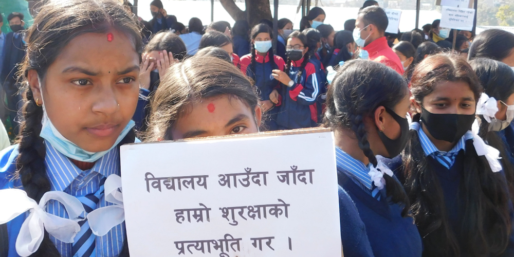 काभ्रेमा टिपरको ज्यादती, शिक्षक-विद्यार्थी आन्दोलनमा उत्रिय