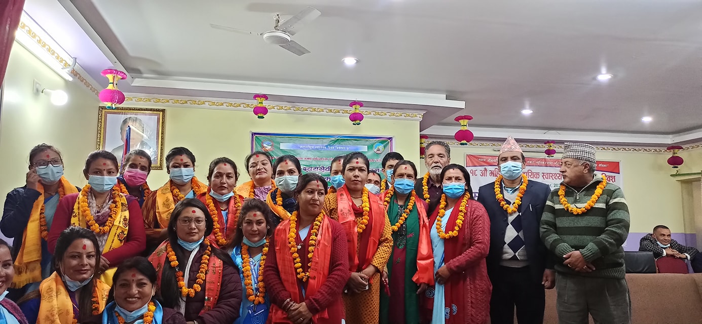 काभ्रेको पनैतीका १८ जना महिला स्वास्थ्य स्वयंसेविकालाई नगद सहित बिदाई