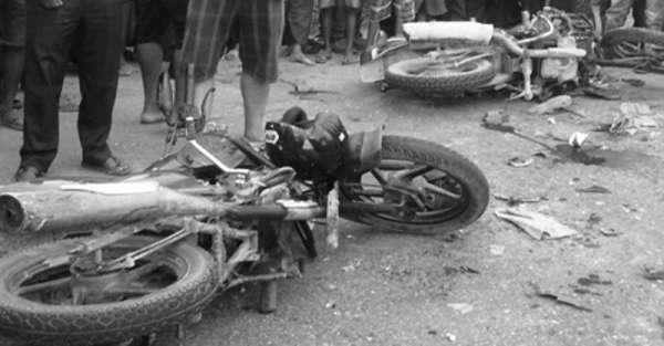 दुईवटा मोटरसाइकल ठोक्किंदा एक जनाको मृ त्यु, ४ जना घा इ ते