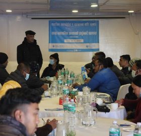धुलिखेलका ब्यवसायीले भने ‘नगरपालिकाले जथाभाबी कर उठायो’