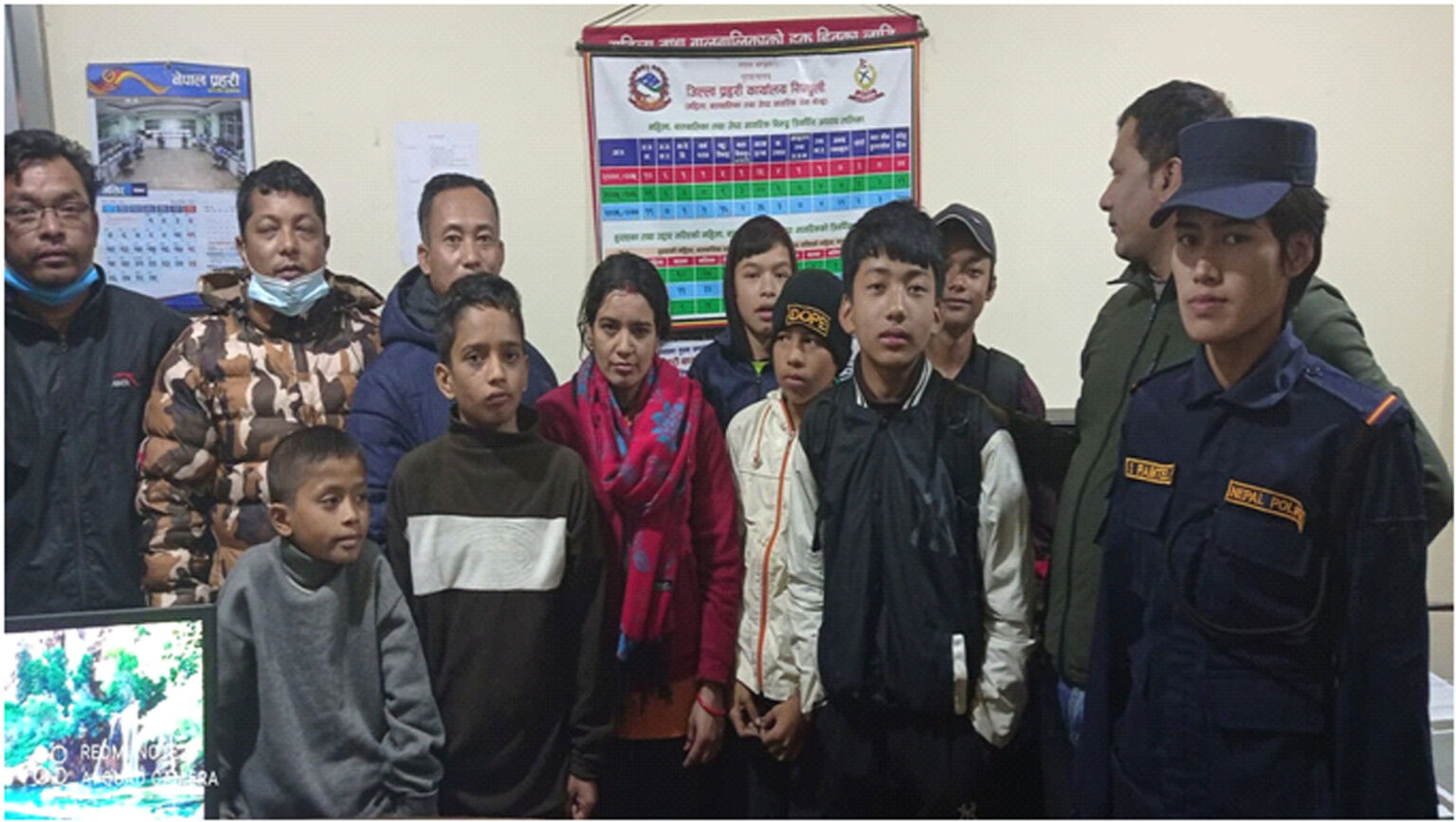 अलपत्र परेका काभ्रेका ४ सहित ६ बालकको सिन्धुलीबाट उद्धार
