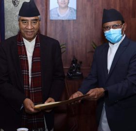 मीनेन्द्र रिजालले दिए मन्त्रीबाट राजीनामा