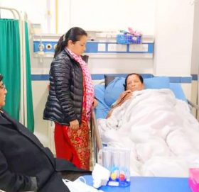 प्रचण्डपत्नी सीताकाे आईसीयूमा उपचार हुँदै