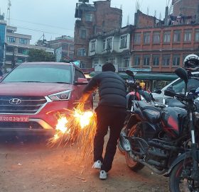 काभ्रेमा प्रधानमन्त्री देउवाको पुत्ला दहन