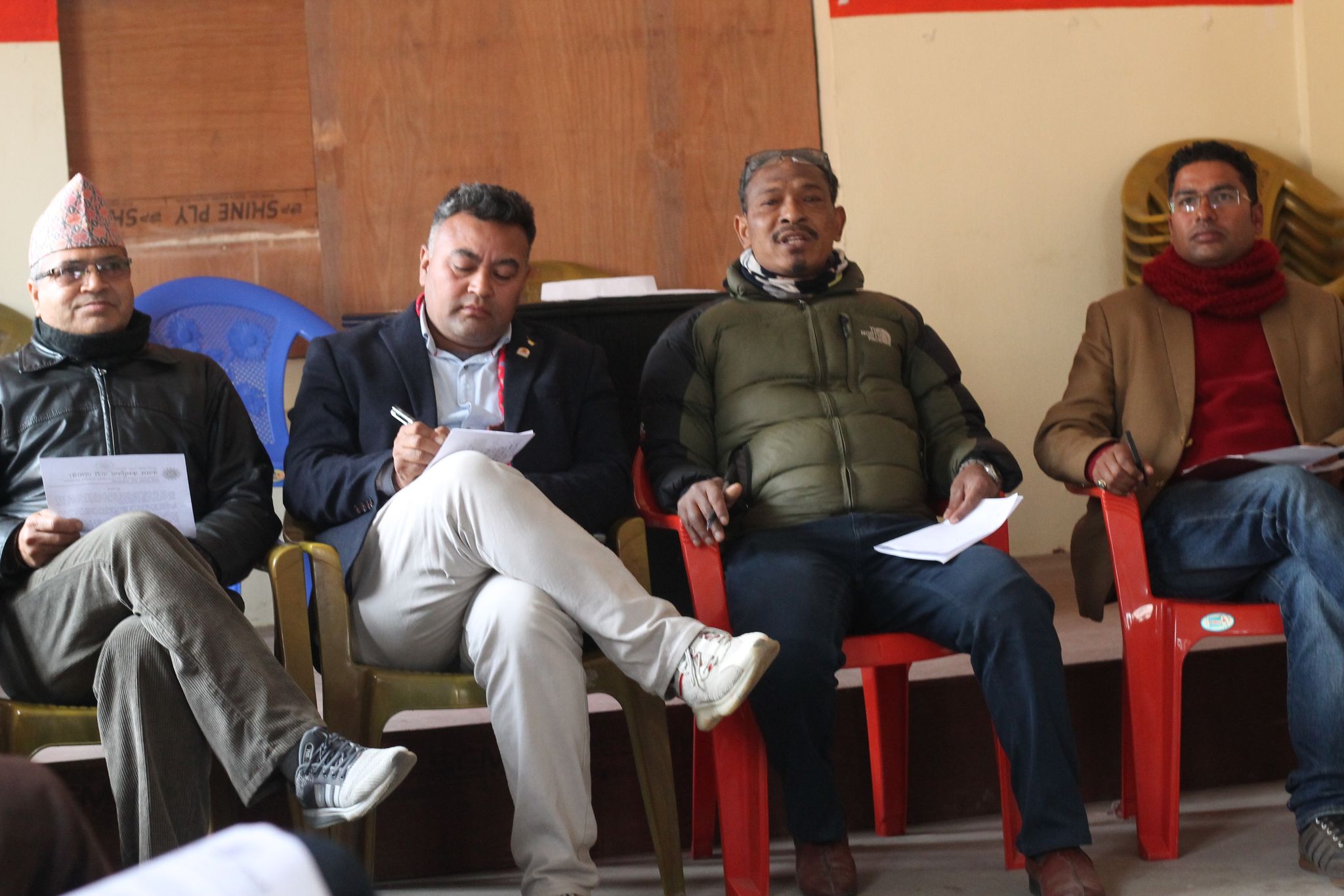 एमाले काभ्रेका अध्यक्ष ब्याञ्जुले अधिवेशनको पूर्वसन्ध्यामा भने ‘काभ्रेमा पार्टी फुटको कुनै पनि असर परेको छैन’