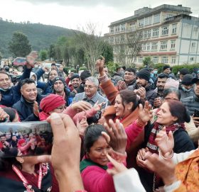 एमाले काभ्रेको जिल्ला अधिवेशनः मतदान अन्तिम चरण, बाँस्कोटा र ब्याञ्जु नाचगानमा व्यस्त