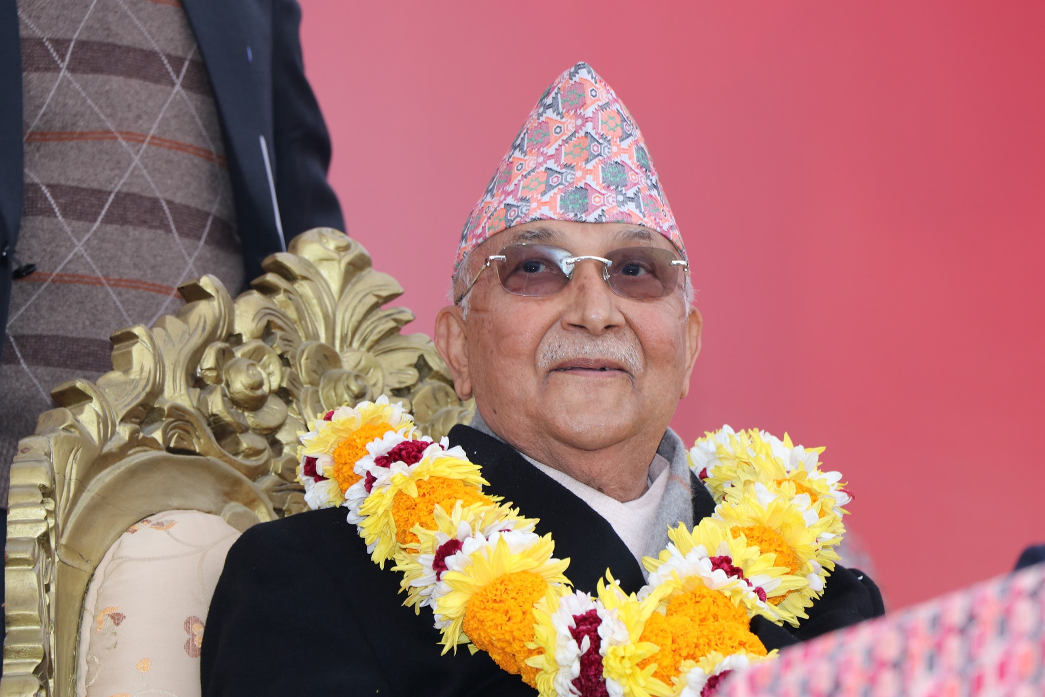 गठबन्धन दललाई ओलीको चुनौती : काभ्रेमा यत्रो भेला गरेर देखाउनुुस्