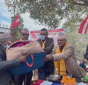 काभ्रे धुलिखेलका दलित तथा विपन्न परिवारलाई न्यायो कपडा वितरण