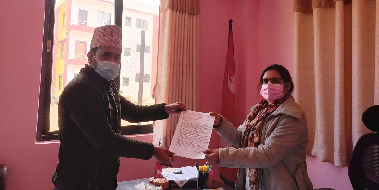 राष्ट्रिय स्वास्थ्यकर्मी संघ काभ्रेले बुझायो ज्ञापनपत्र