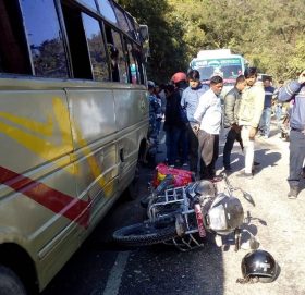 सवारी दु र्घ ट नामा ७ जनाको मृ त्यु