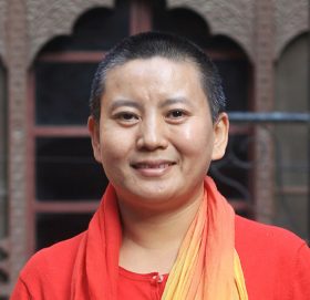 गायिका आनीछोइङ डोल्मालाई कोरोना संक्रमण