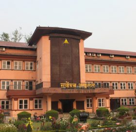 तीन तहका सरकारबीच अधिकारको लडाइँ : प्रधानमन्त्रीलाई चासो छैन, अदालत मौन