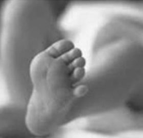 कोठामा निस्सासिएर ३ महिने शिशुको मृ त्यु, आमा-बुवा बेहोस