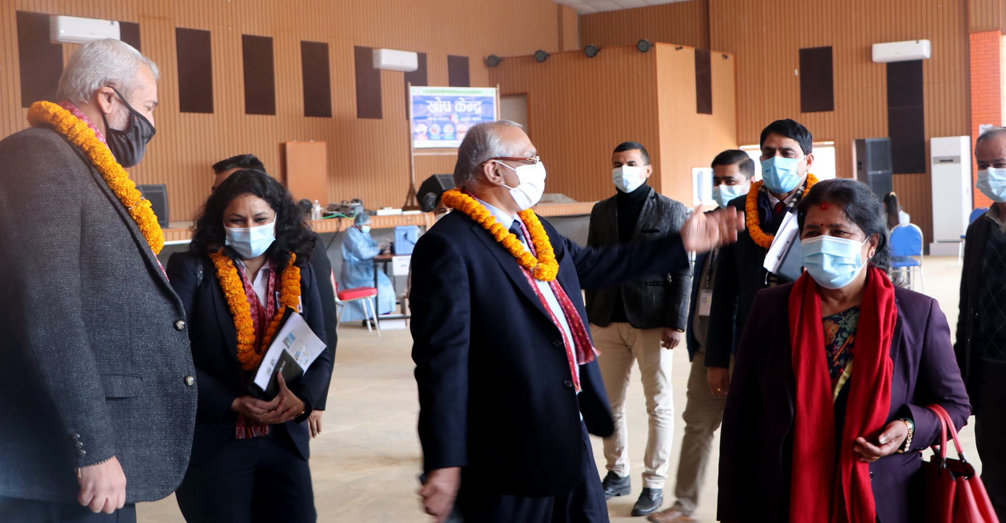 धुलिखेलमा कोभिड खोपको अनुगमन गर्न उच्च स्तरीय टोली