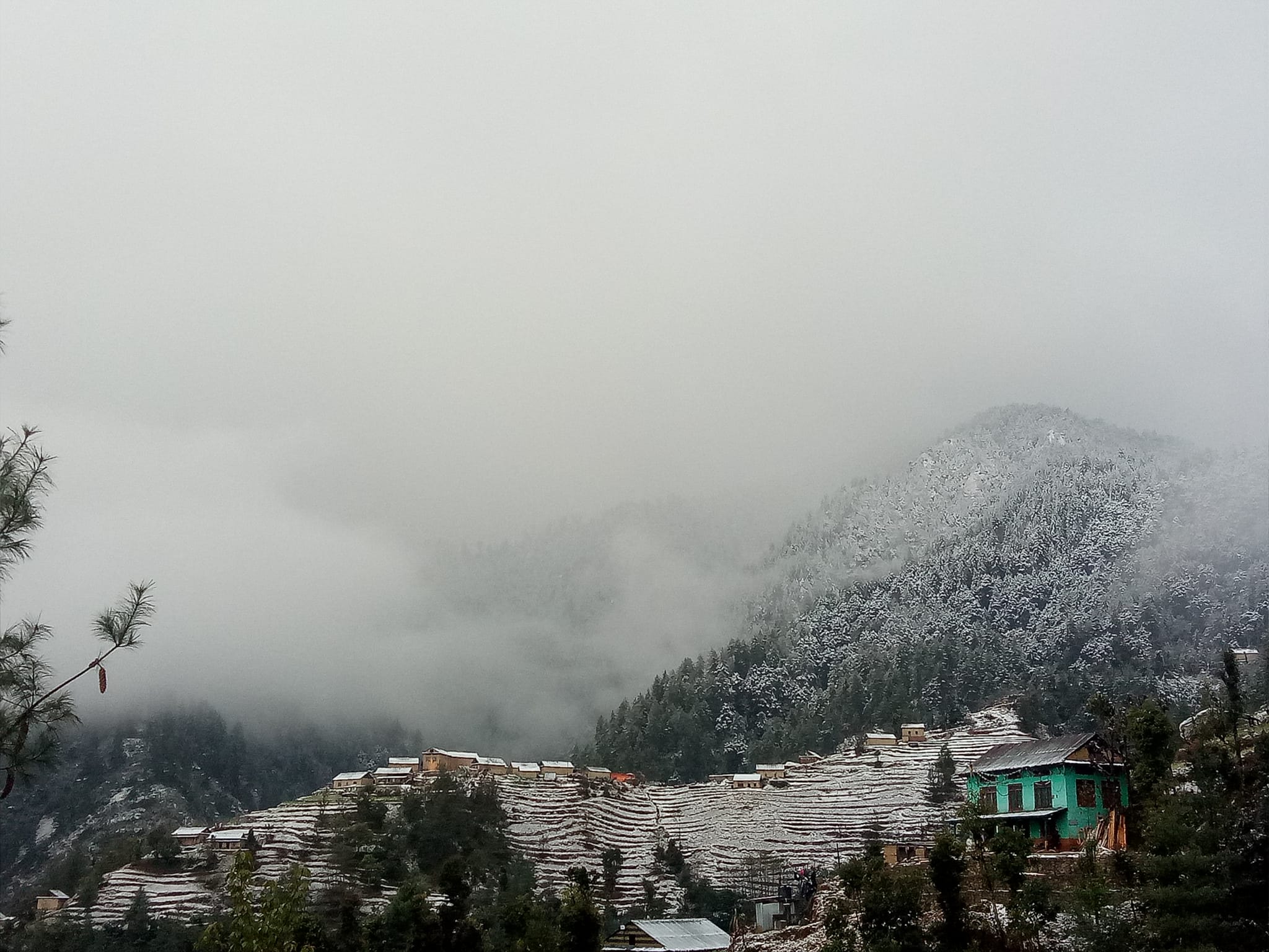 काभ्रेमा पनि हिउँ पर्न सुरू