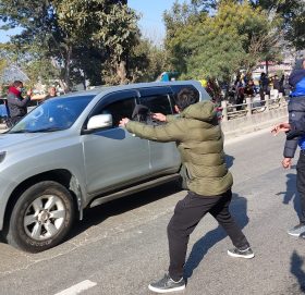 सभामुख सापकोटालाई काभ्रेमा देखायो कालोझण्डा