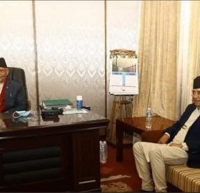 मिल्यो देउवा र ओलीको कुरो, भत्किँदै गठबन्धन !