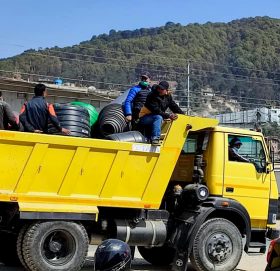 काभ्रेको बनेपा नगरको बजार अनुगमनः सडकपेटी मिचेर राखिएका वस्तु नियन्त्रणमा