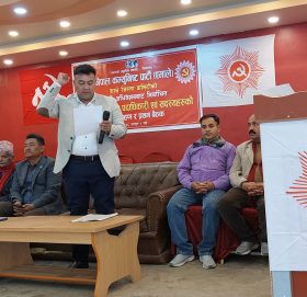 एमाले काभ्रेका नव निर्वाचित जिल्ला कमिटी सदस्यहरूले लिए सपथ