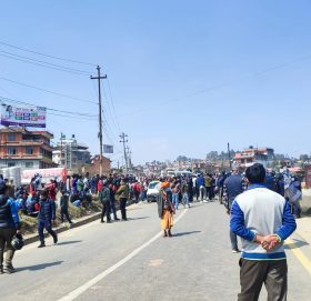 काभ्रेमा सवारी साधनको ठक्करबाट एक जनाको मृ त्यु, स्थिती तनावग्रस्त