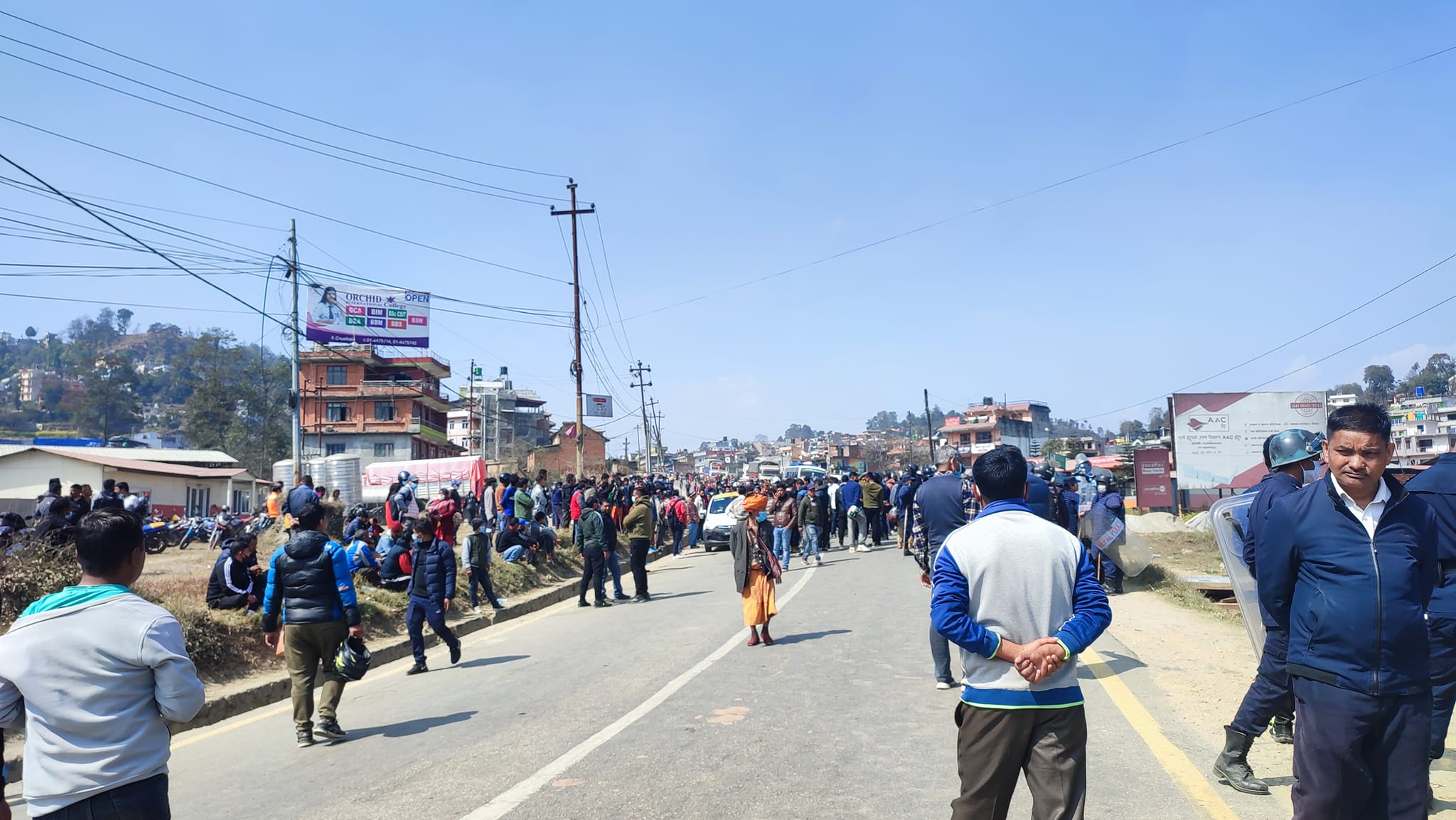 काभ्रेमा सवारी साधनको ठक्करबाट एक जनाको मृ त्यु, स्थिती तनावग्रस्त