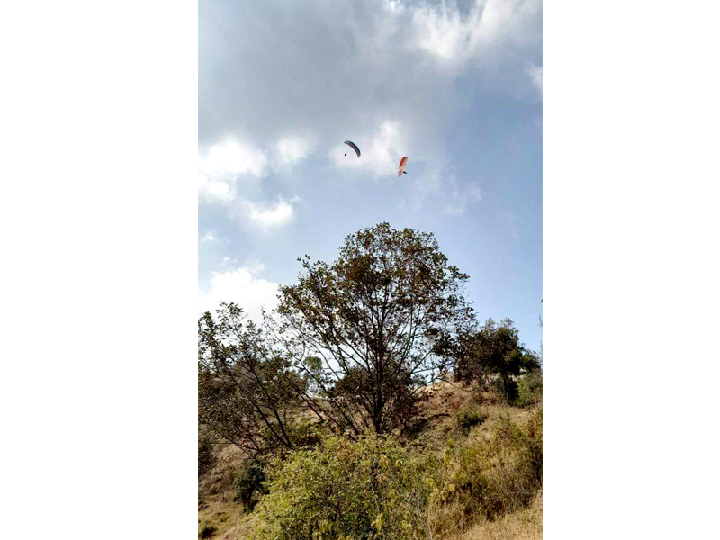 अब धुलिखेलको देवीस्थानमा प्याराग्लाइडिङ