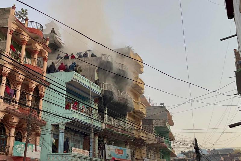 चप्पल गोदाममा आगलागी‚ एकजना घा इ ते