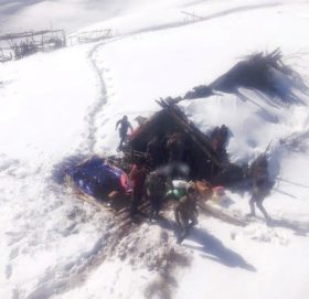 हिउँमा फसेका ३४ जनाकाे उद्धार