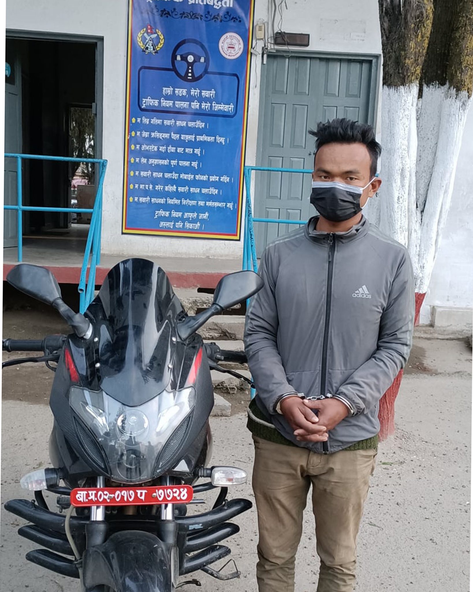 काभ्रेबाट मोटरसाइकल चोरेर फरार तामाङ ललितपुरबाट प क्रा उ