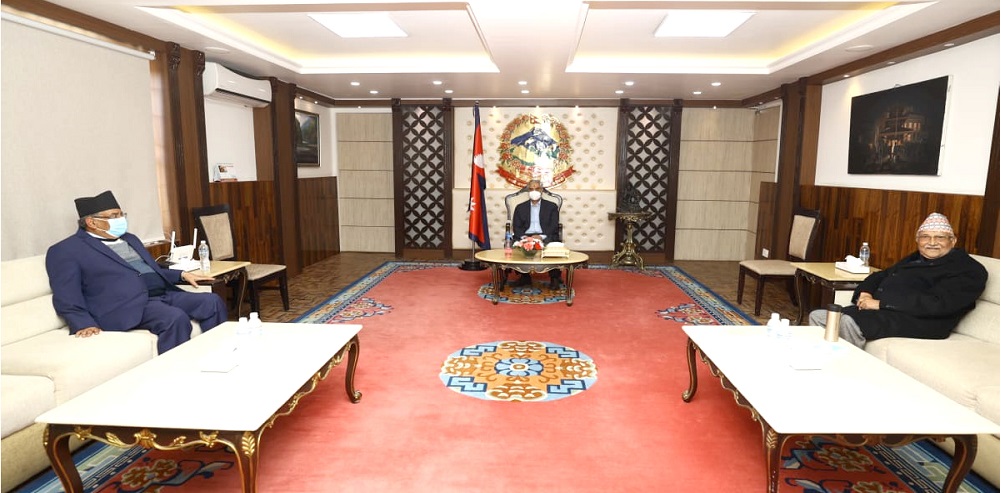 एमसीसीले राजनीति थप तरंगित