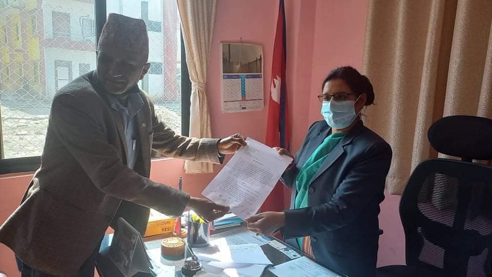 काभ्रेका सहकारीकर्मीलेजिल्ला प्रशासन कार्यालयलाई बुझाए ज्ञापनपत्र
