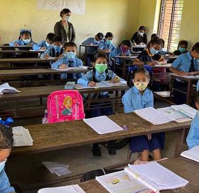 एक महिना पछि विद्यालय खुल्दै, आजदेखि भौतिक उपस्थितिमै पठनपाठन